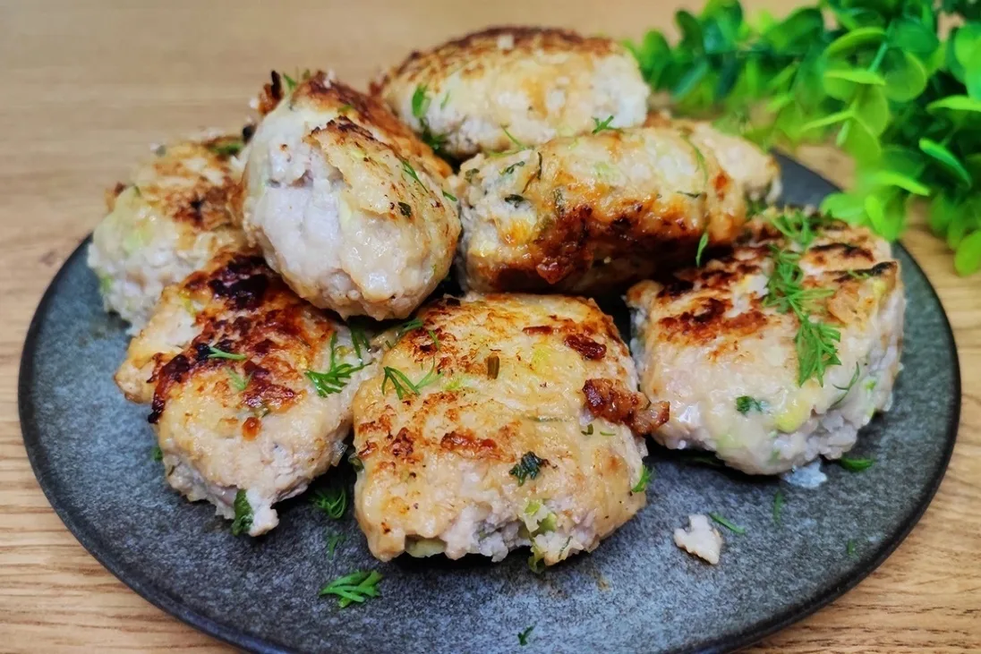 📌 Вместо обычных котлет готовлю "Кефтодес" по-гречески 
 
 Ингредиенты:
- Фарш (совершенно любой, н
