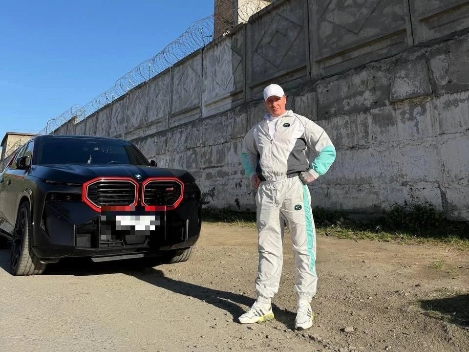 «Посадили в камеру с ВИЧ-инфицированным»  Треш-блогер Виталий Реутов, который с пистолетом скандалил
