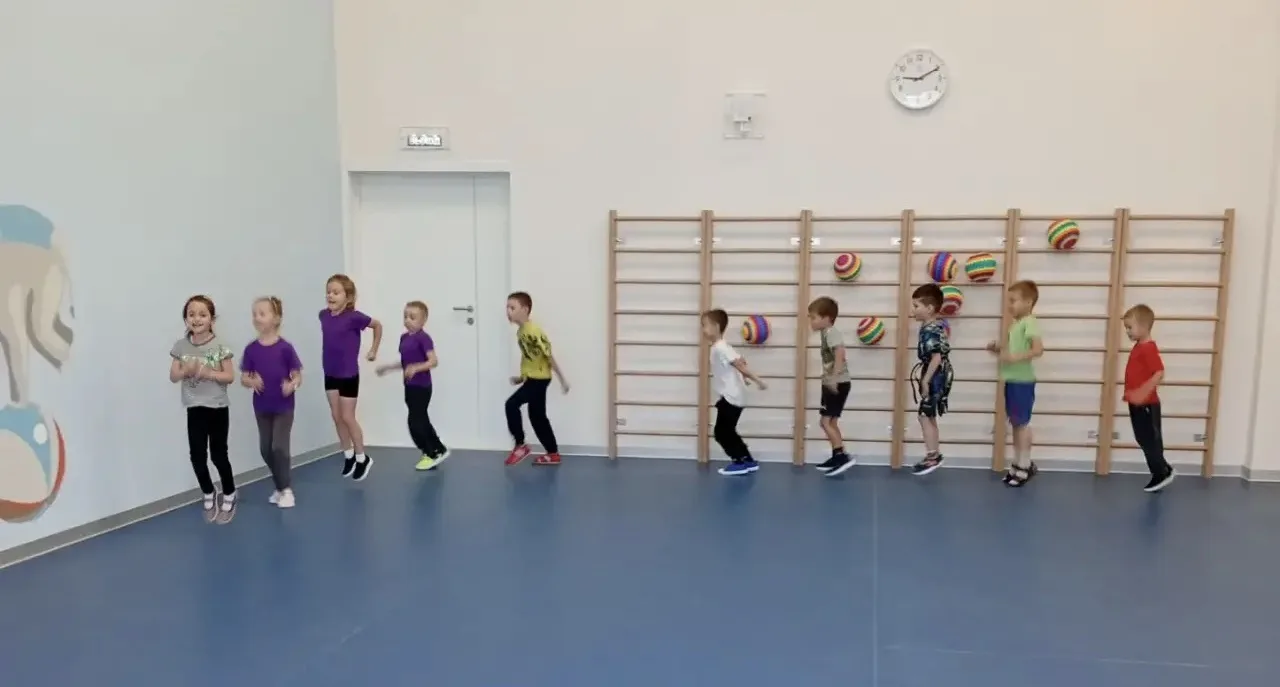 Движение — это жизнь: как проходят наши первые занятия физкультурой 🏃‍♂️
