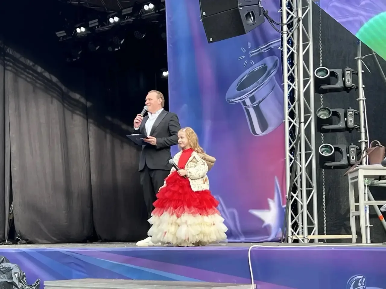 На центральной сцене в парке Мира начался самый зрелищный этап II фестиваля «Маги в пар...