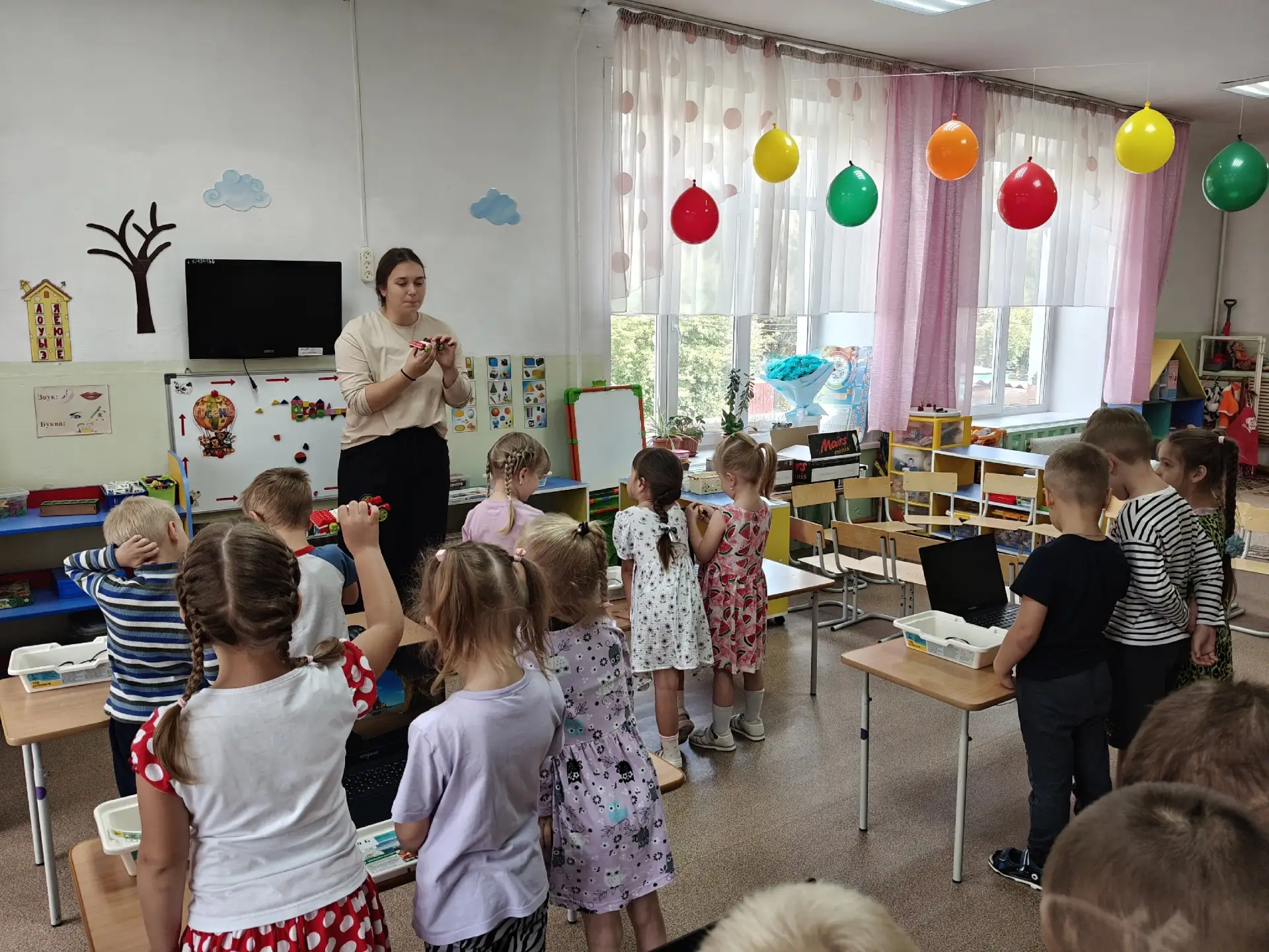 🤖 Школа робототехники в действии: выездные занятия для дошколят Канска