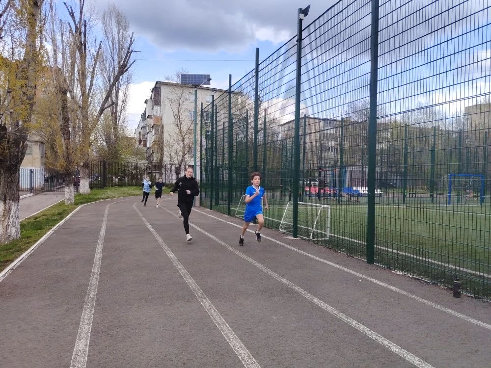 💪НЕДЕЛЯ ФИЗИЧЕСКОЙ КУЛЬТУРЫ. ДЕНЬ БЕГУНА🏃‍➡️  🏋️ 13 апреля 2026 года в МАОУ «Школа 96 Эврика-Развити