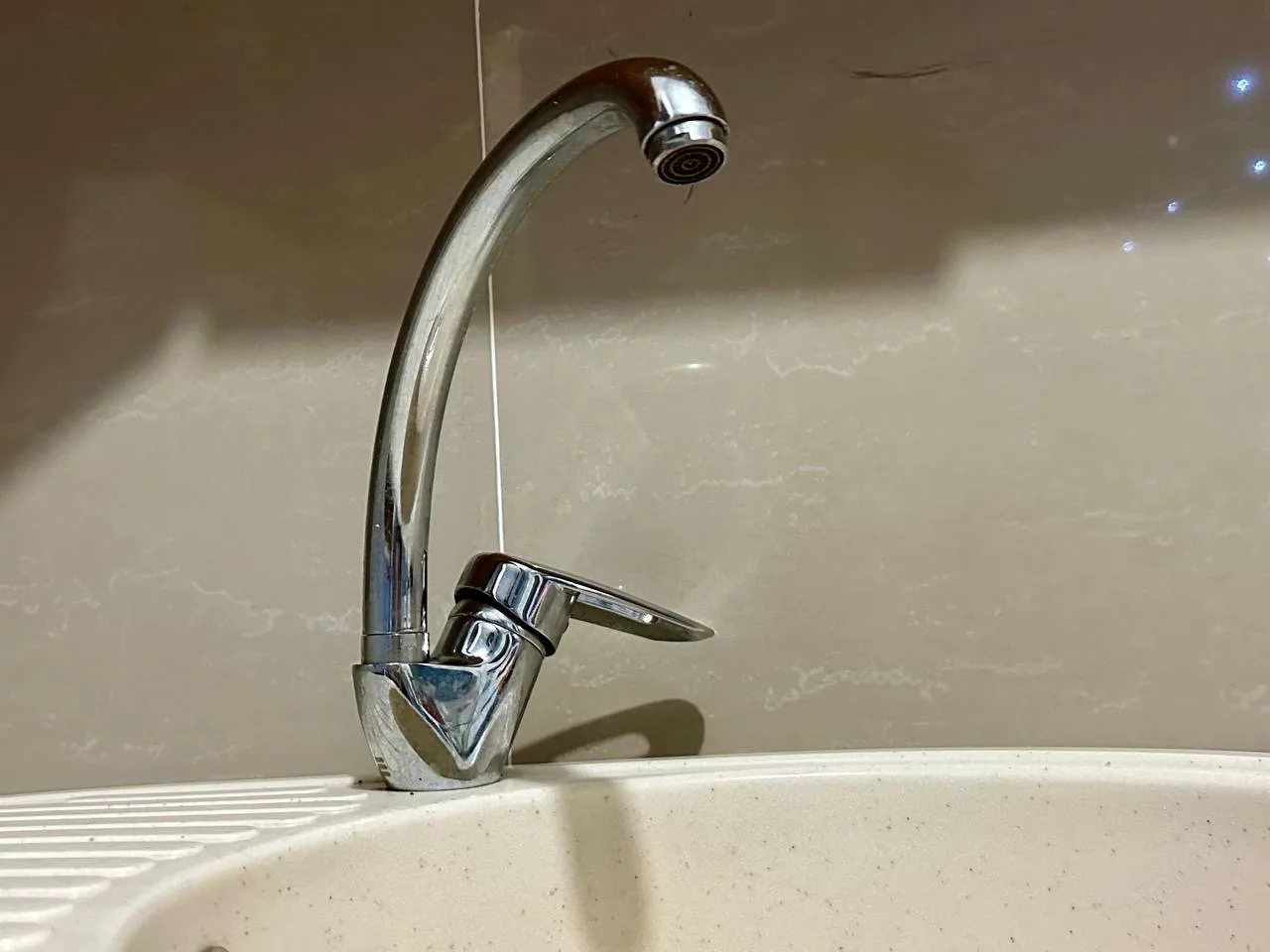💦 Без холодной воды остались жители Биробиджана

В связи с ремонтными работами на водопроводных сет