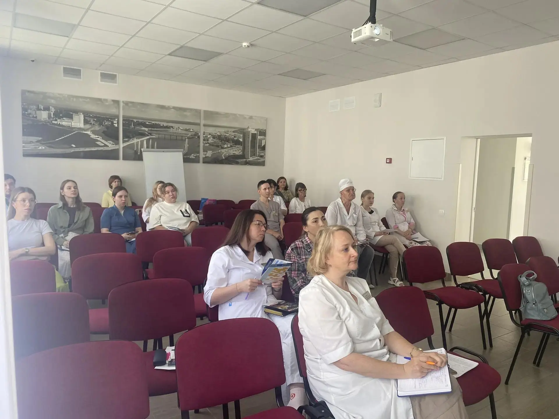 В Городском клиническом центре прошла лекция на тему «остеоартроз/остеоартрит». Это мероприятие стал