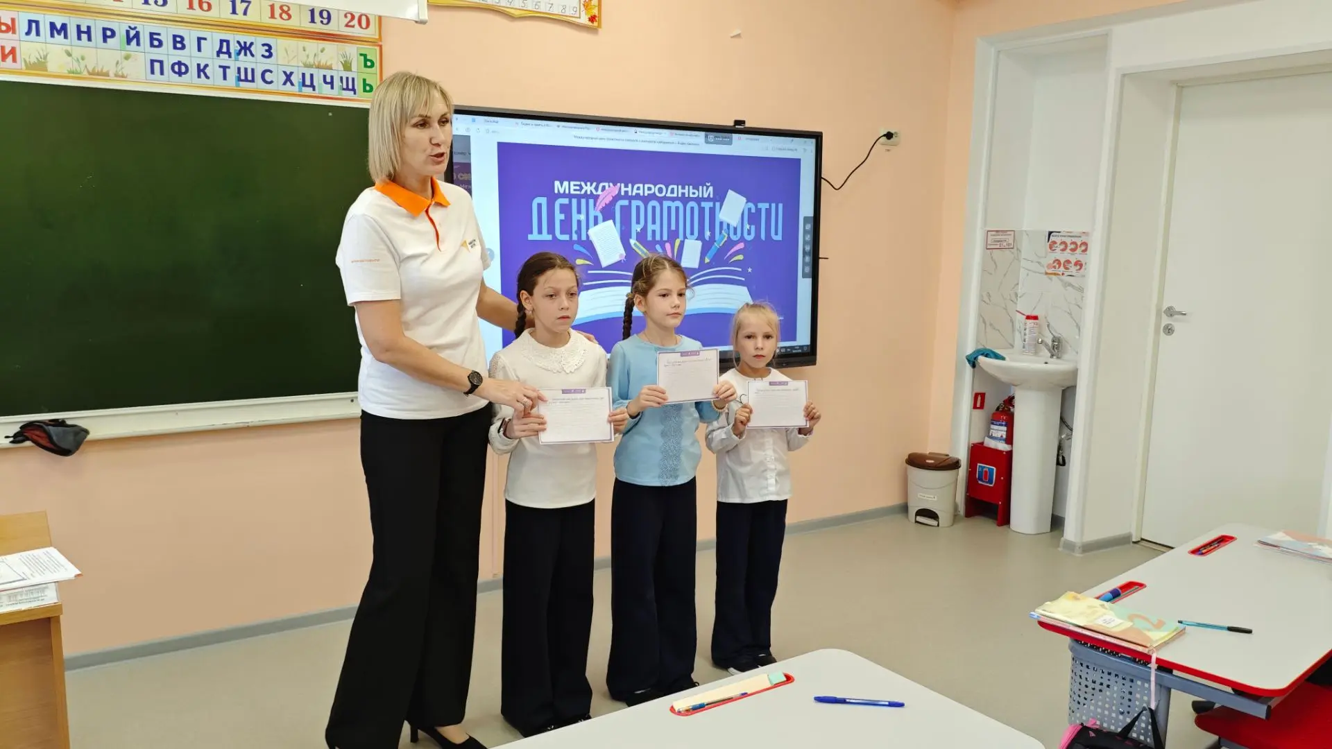 В Международный день грамотности, наши орлята доказали: дружить со словом — это стильно...