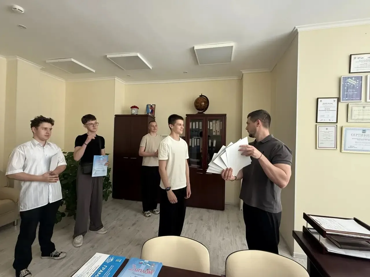 🎖️ ТОРЖЕСТВЕННОЕ НАГРАЖДЕНИЕСПОРТСМЕНОВ НАШЕЙ ШКОЛЫ 🎖️ ✨   Друзья! С радостью сообщаем, что сегодня 