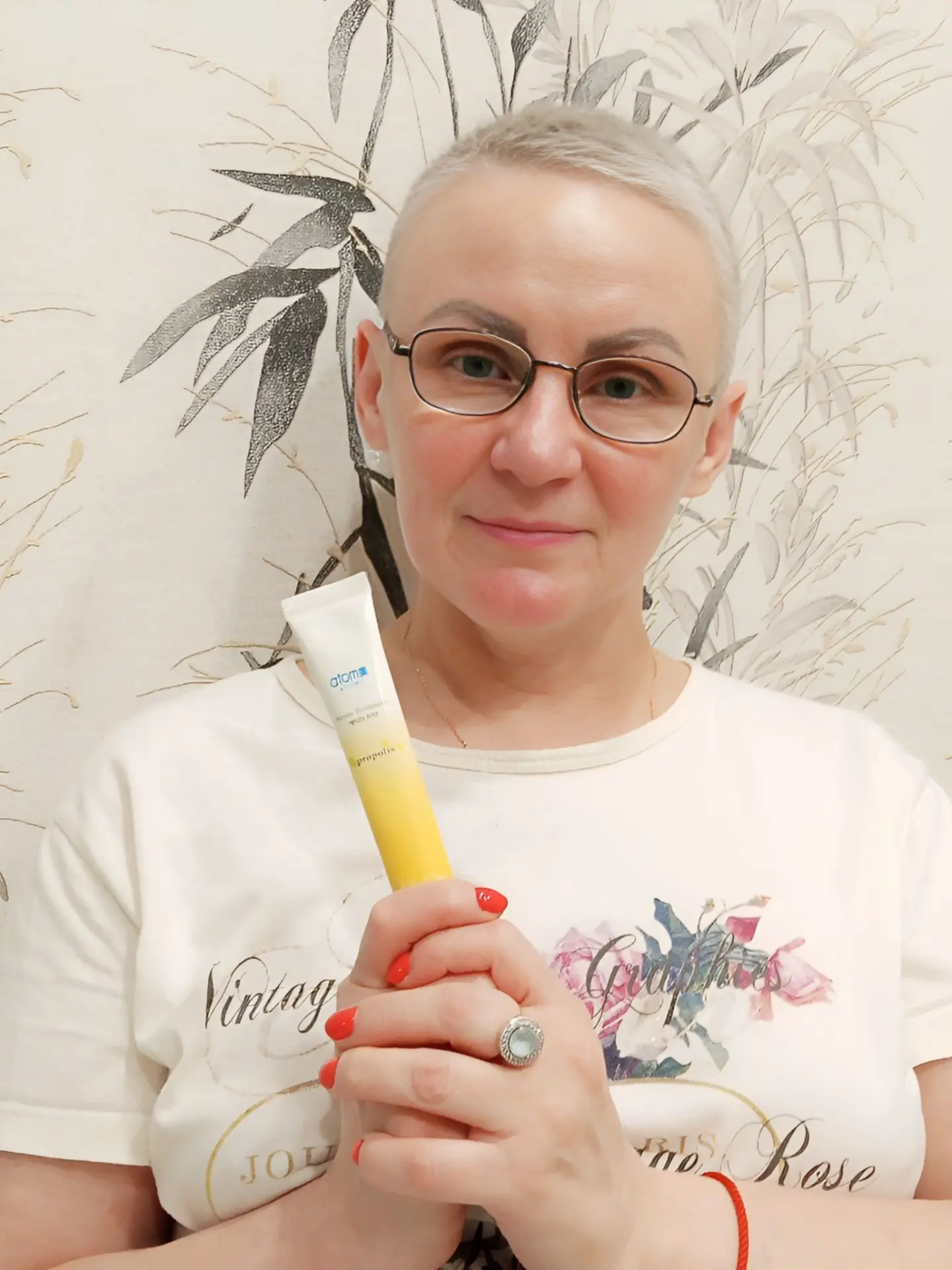 " Atomy Propolis Toothpaste -это не просто паста, а "скорая помощь" для дёсен. Текстура...