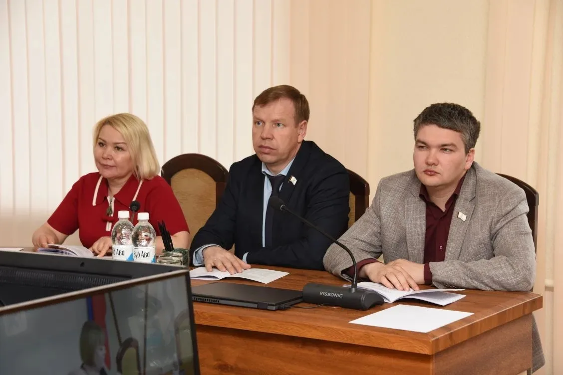 30 апреля в Государственном Собрании прошло совместное заседание двух комитетов: по науке, образован