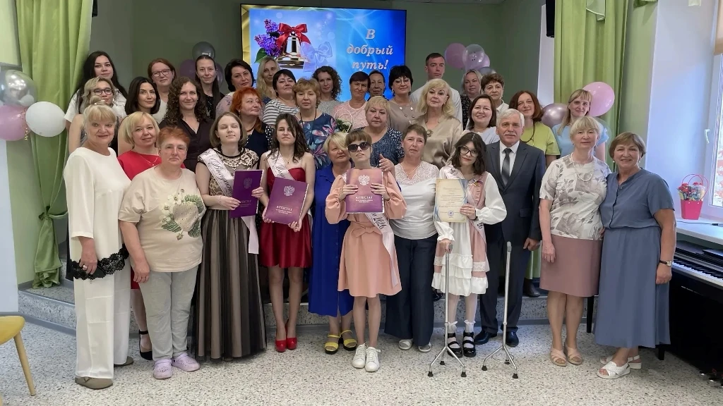 🎉 Праздник выпускников — 2026!🎉

25 июня в нашей школе прошёл долгожданный праздник ВЫПУСКНИКОВ! �
