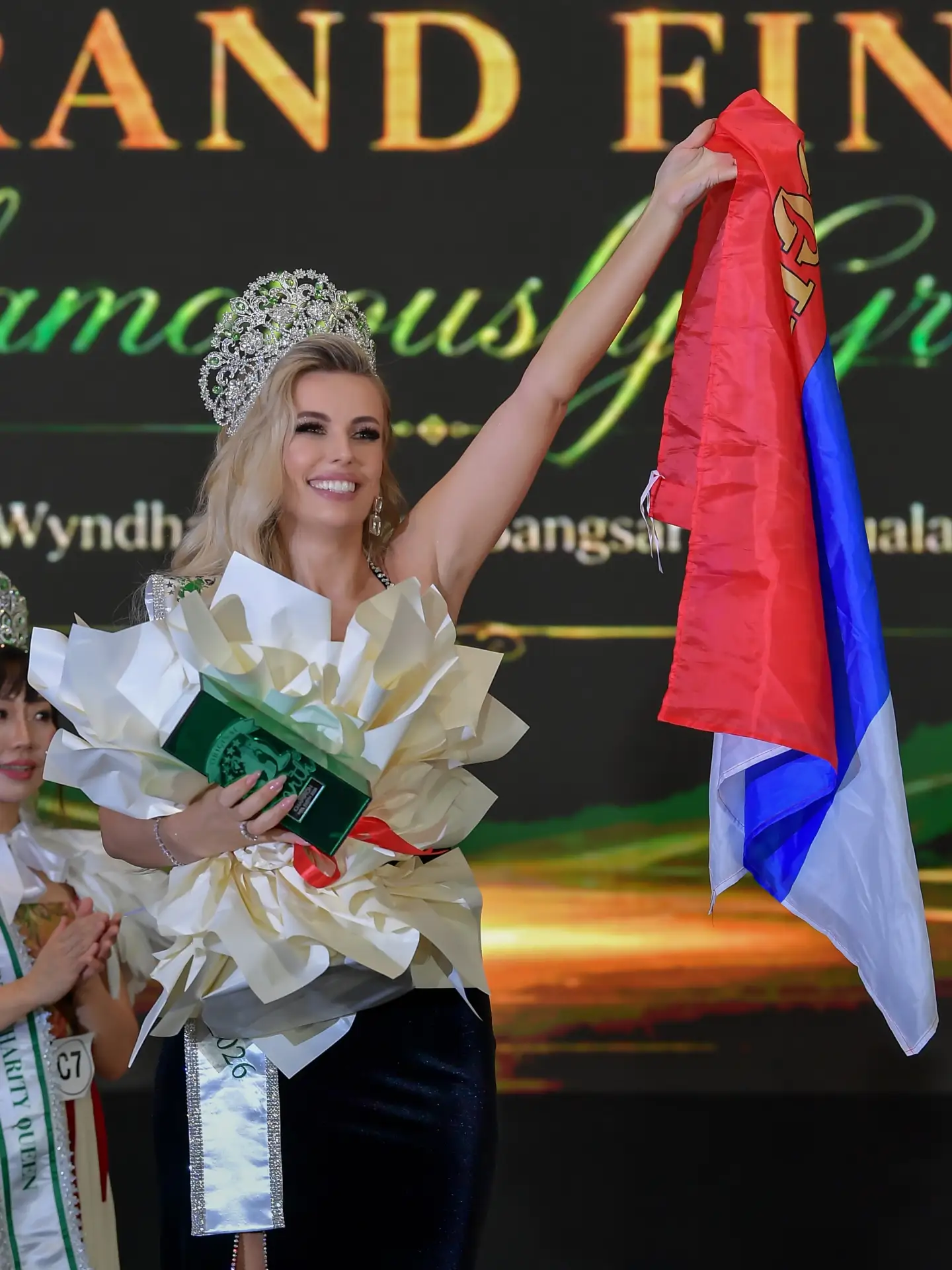 👑 Многодетная мать из Подмосковья стала «Миссис Земля — 2026»

Людмила Секрий из Видного победила н