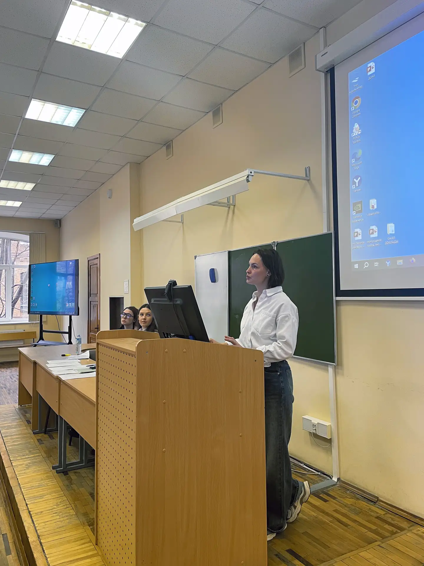 🔔 Первокурсники института дефектологического образования и реабилитации посетили круглый стол, посвя
