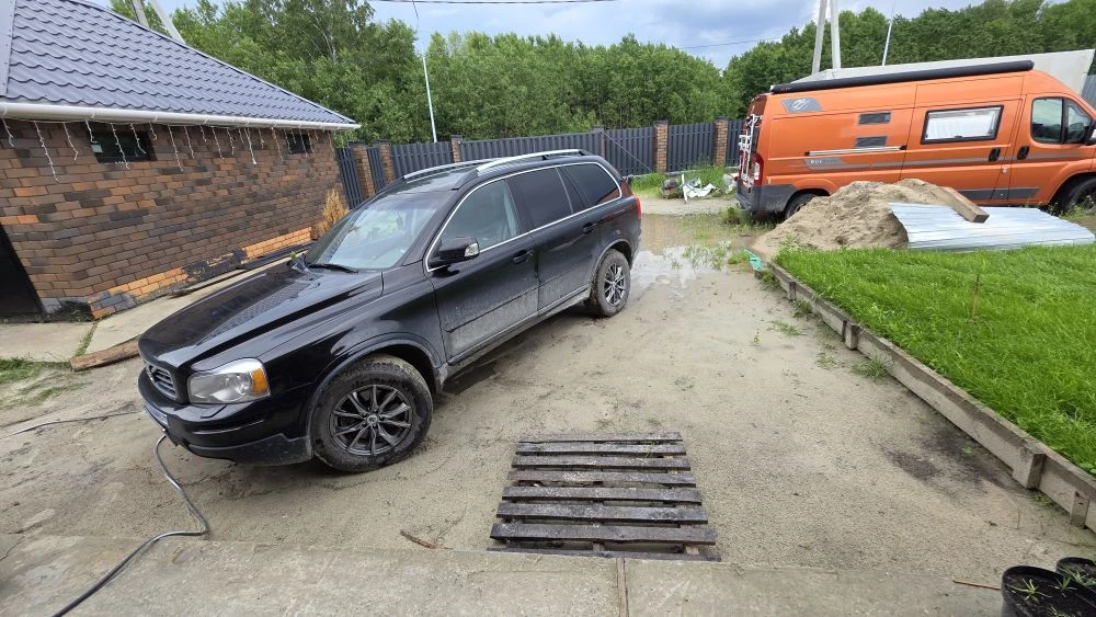Чтобы попасть в машину, мне пришлось сегодня надеть сапоги. 😅 Теперь поставила я её во...