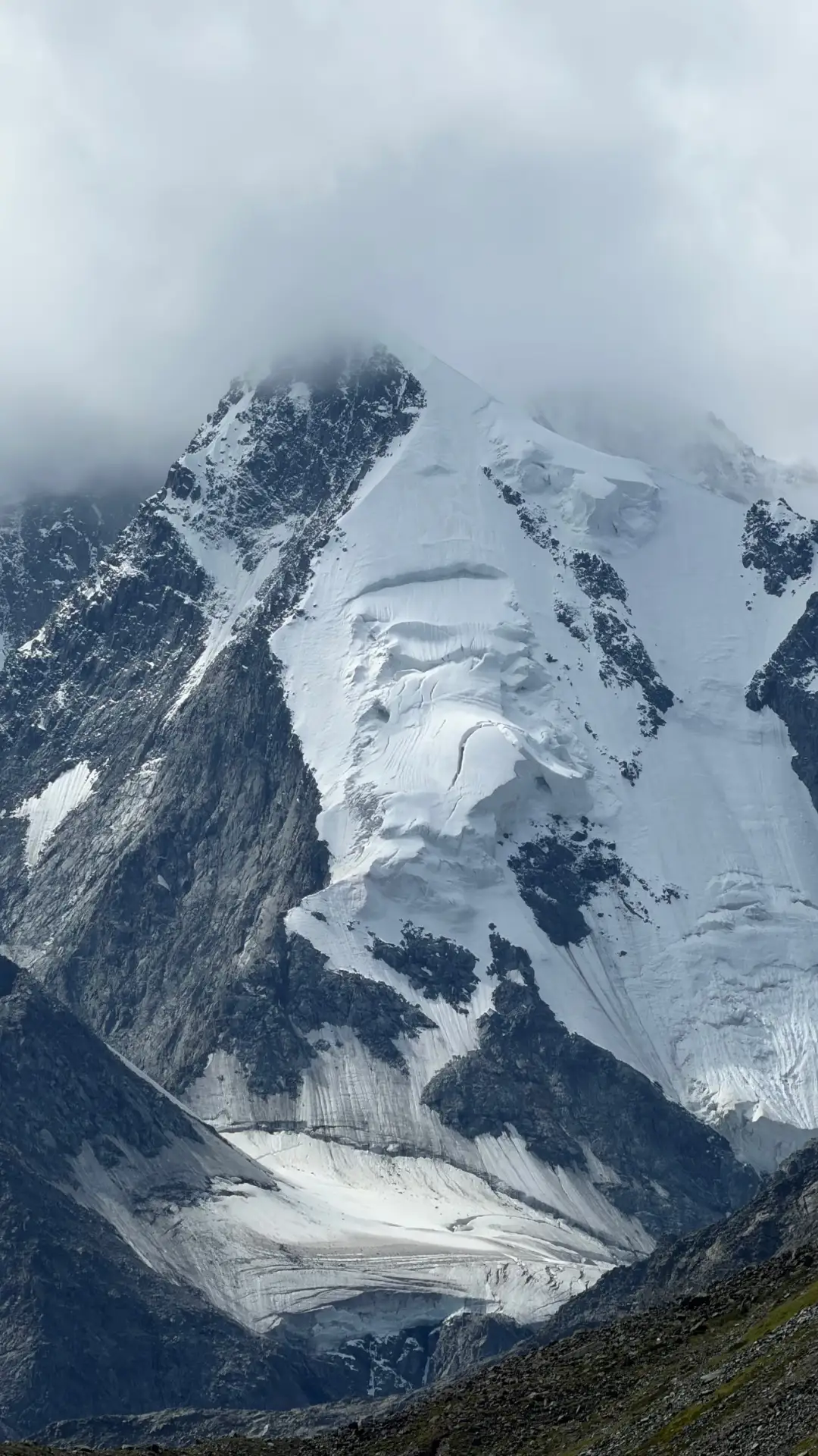 🏔️ Белуха и часовня Архангела Михаила — место силы у подножия горы