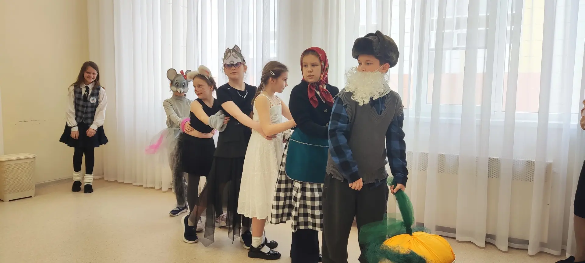 Всемирный день театра 🎭 Ребята из 3-х классов приняли участие во всероссийской акция «В мире театра»
