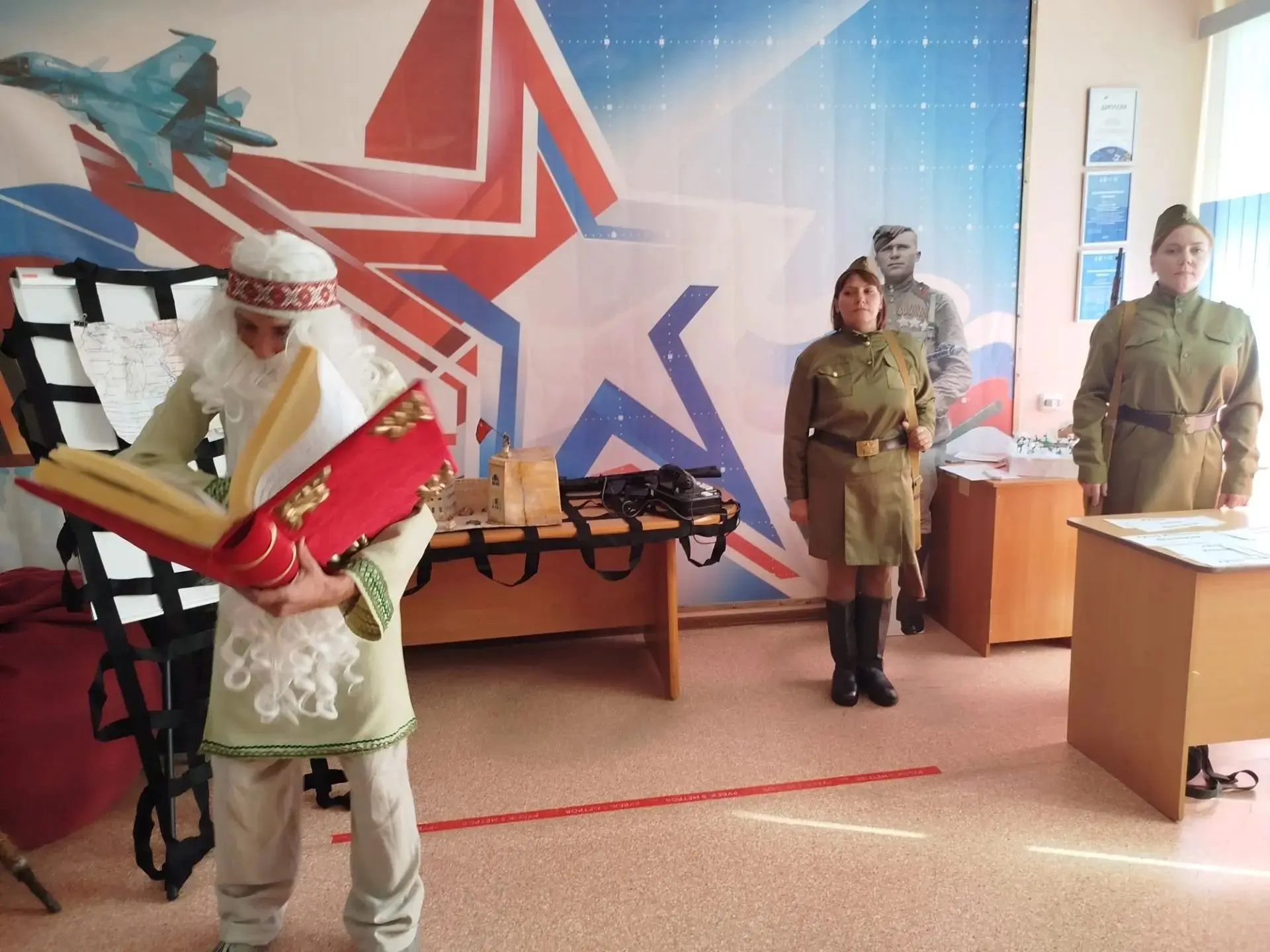 В районном Доме культуры Морозовского района прошёл иммерсивный квест-спектакль «Код те...