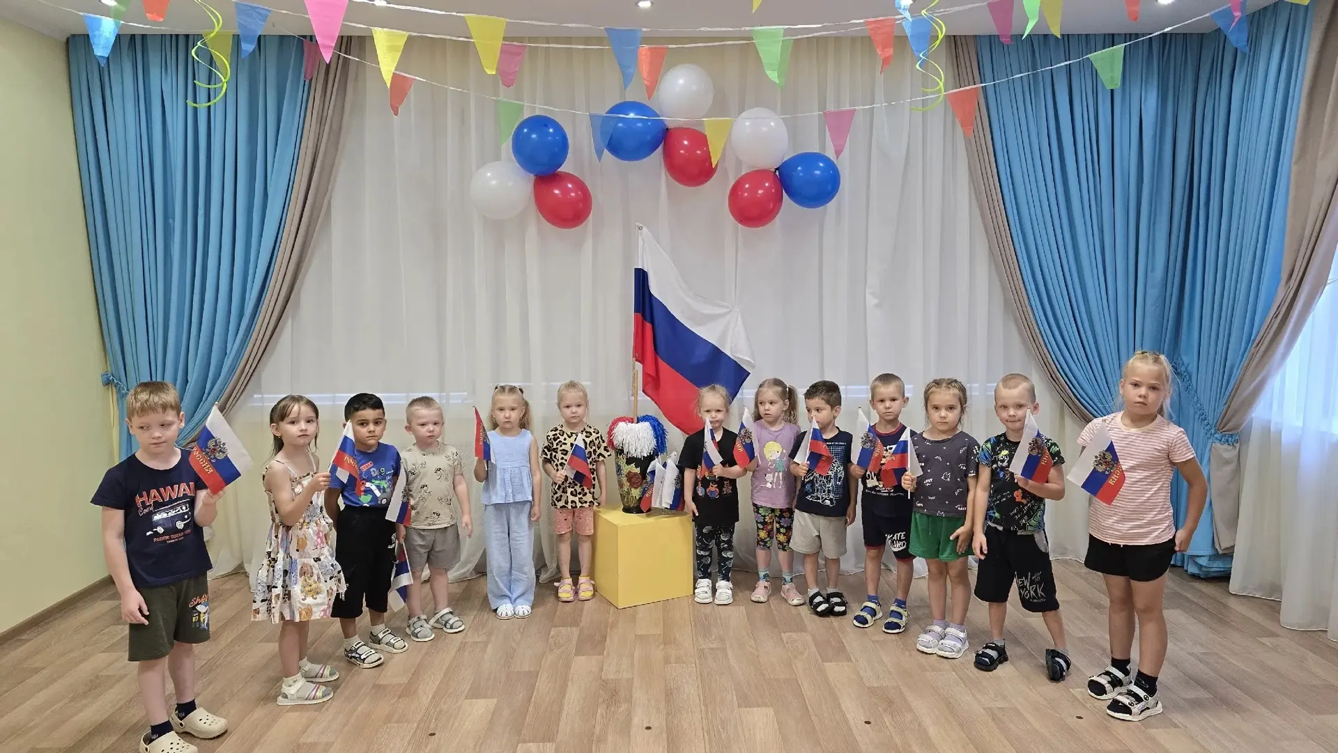 🇷🇺 День Российского флага в нашем дошкольном отделении!