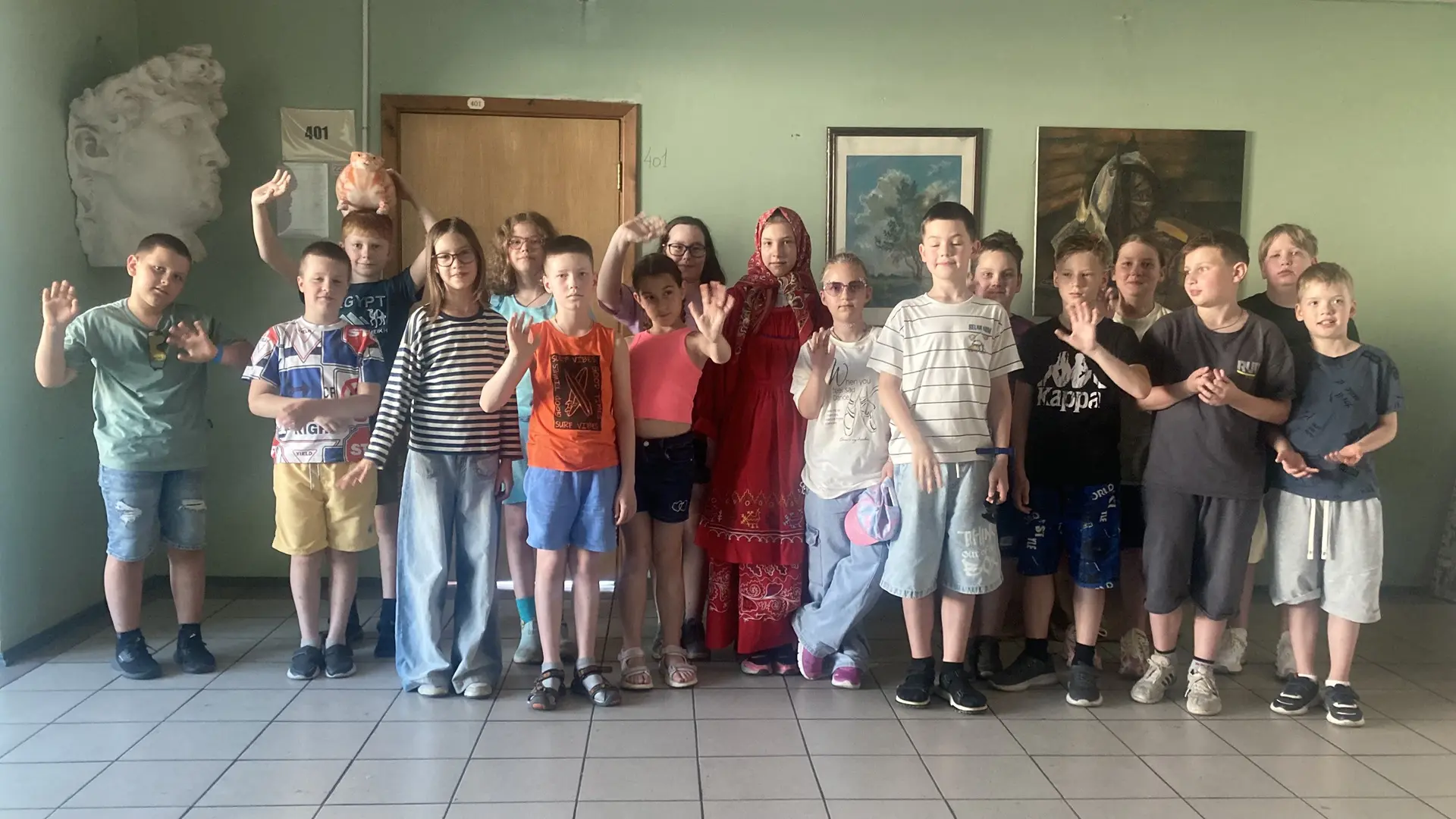 💢 «Каникулы с пользой»: ученики школы №1381 посетили музей школы №1955

Друзья!
Сегодня ученики шко