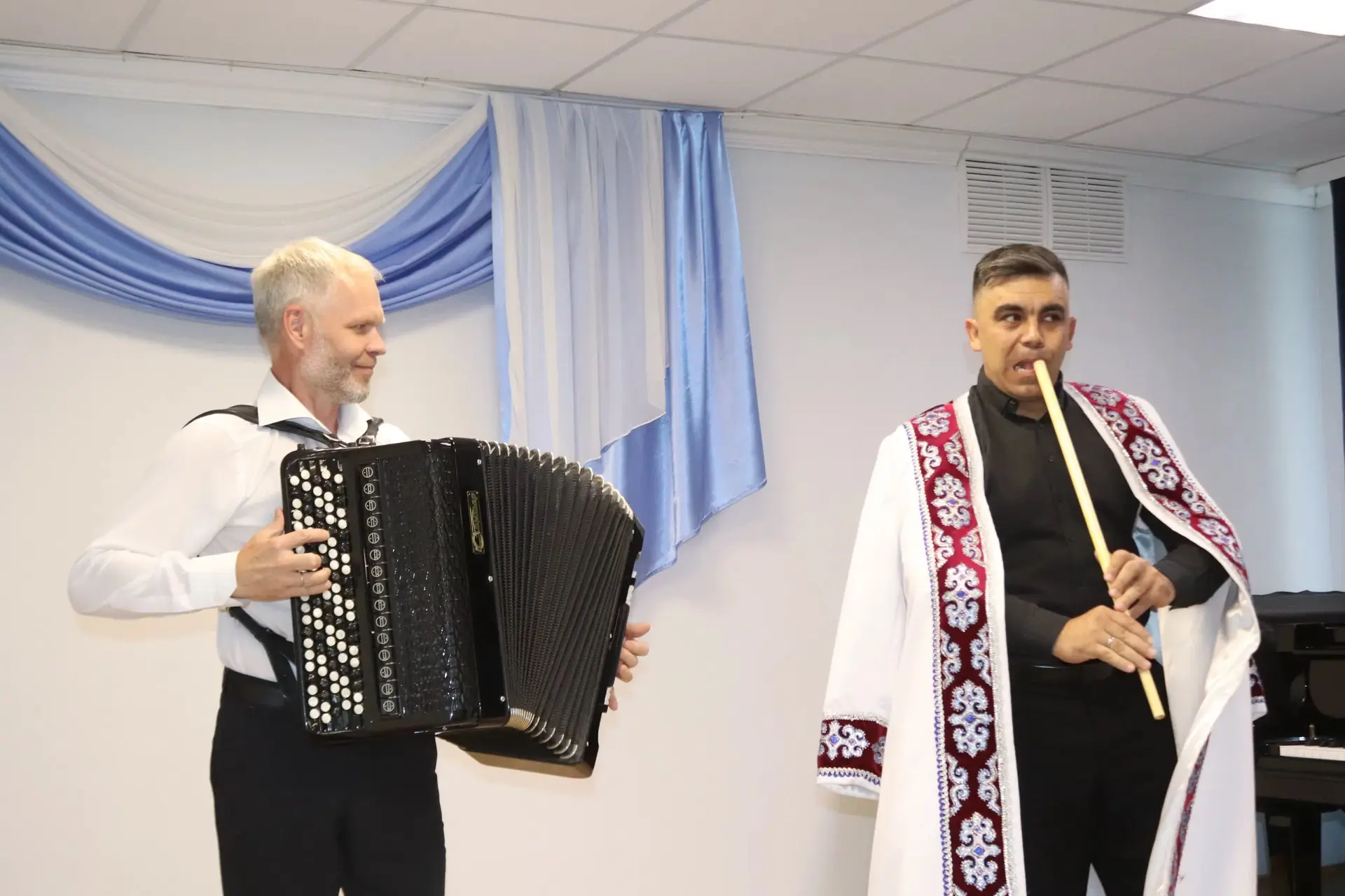 💐 В администрации Советского района прошло награждение лучших работников здравоохранения. Заместите