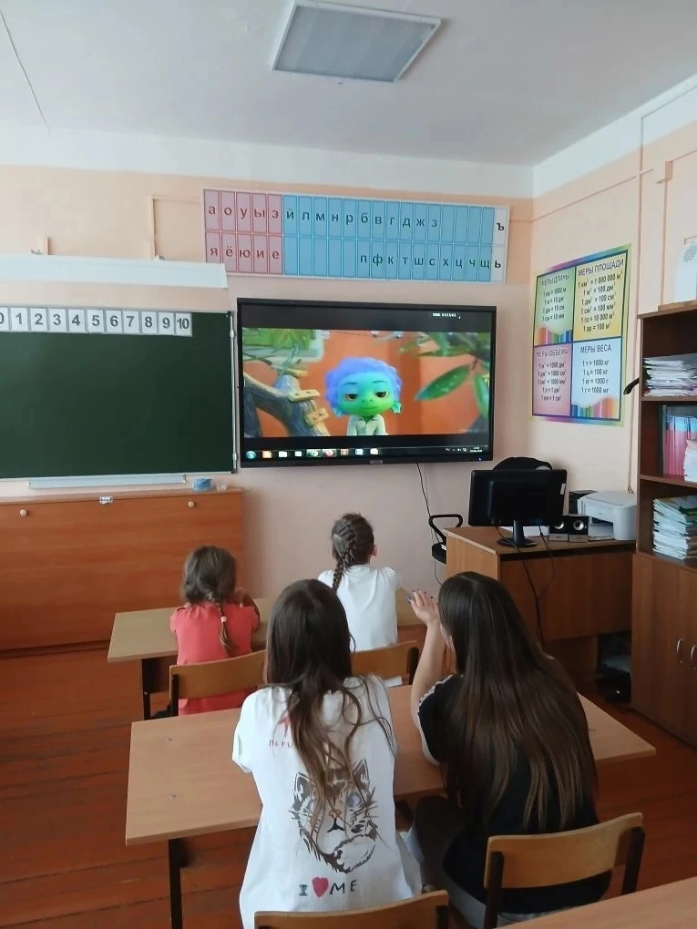 Сегодня в пришкольном лагере прошёл удивительный день, посвящённый "Планете океанов"! Ребята погрузи