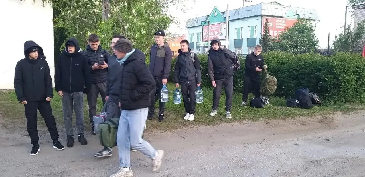 Сегодня, 18 мая 2026 года, юноши  8-ых, 10-х классов отправились  на военно-полевые уче...