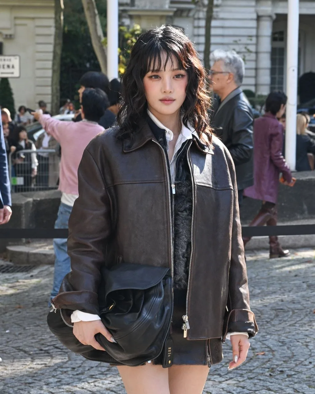 Минни (i-dle) на показе Miu Miu.