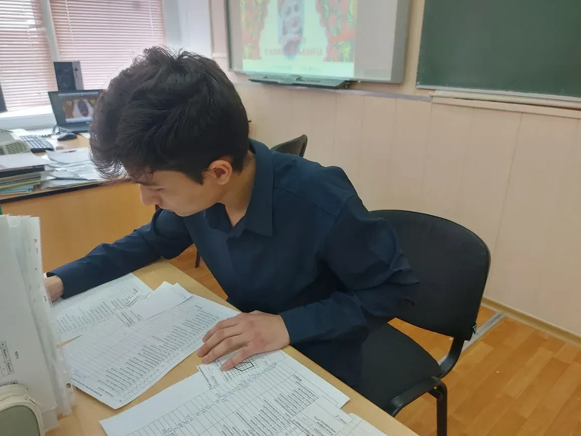 Заголовок: В 10А сегодня не учились. 10А — ужинали! 🍽️🧮  Внимание, гастрономическая и интеллектуальн