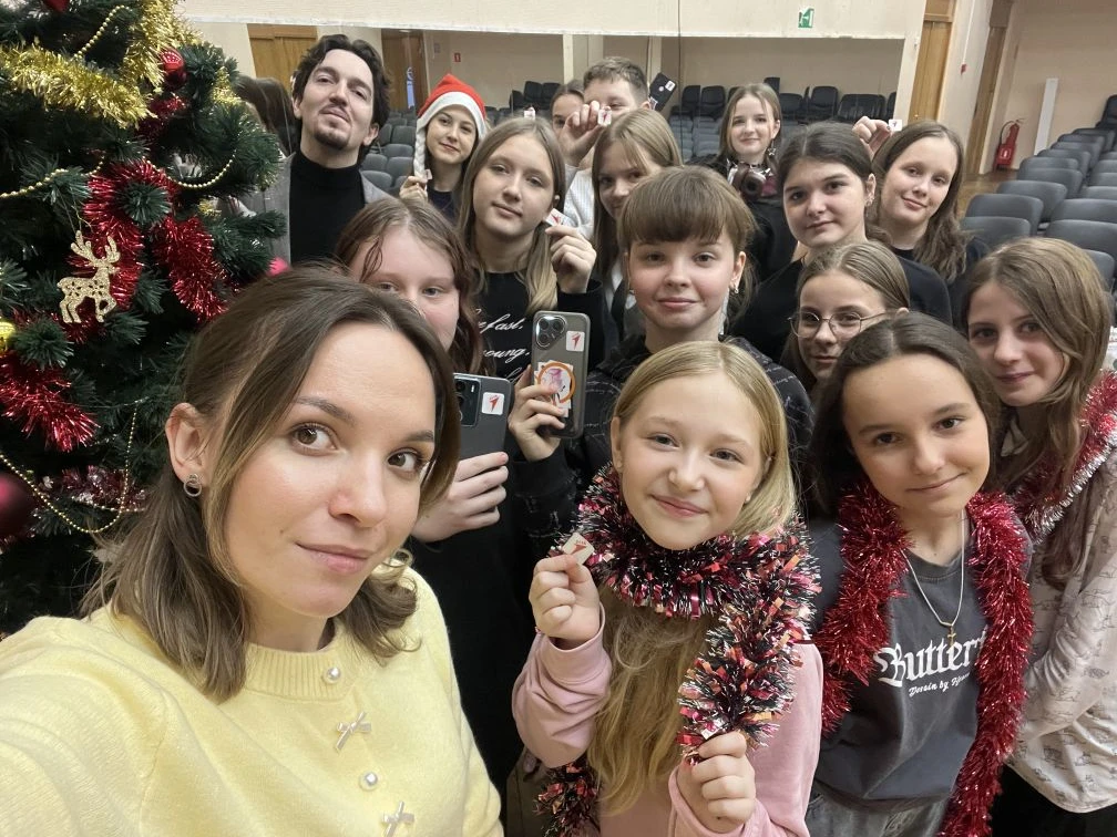 ВОЛОНТЕРСКИЙ ОТРЯД «ХРАНИТЕЛИ»  🎉 В нашей школе активно работает волонтерский отряд «Хранители» — ко