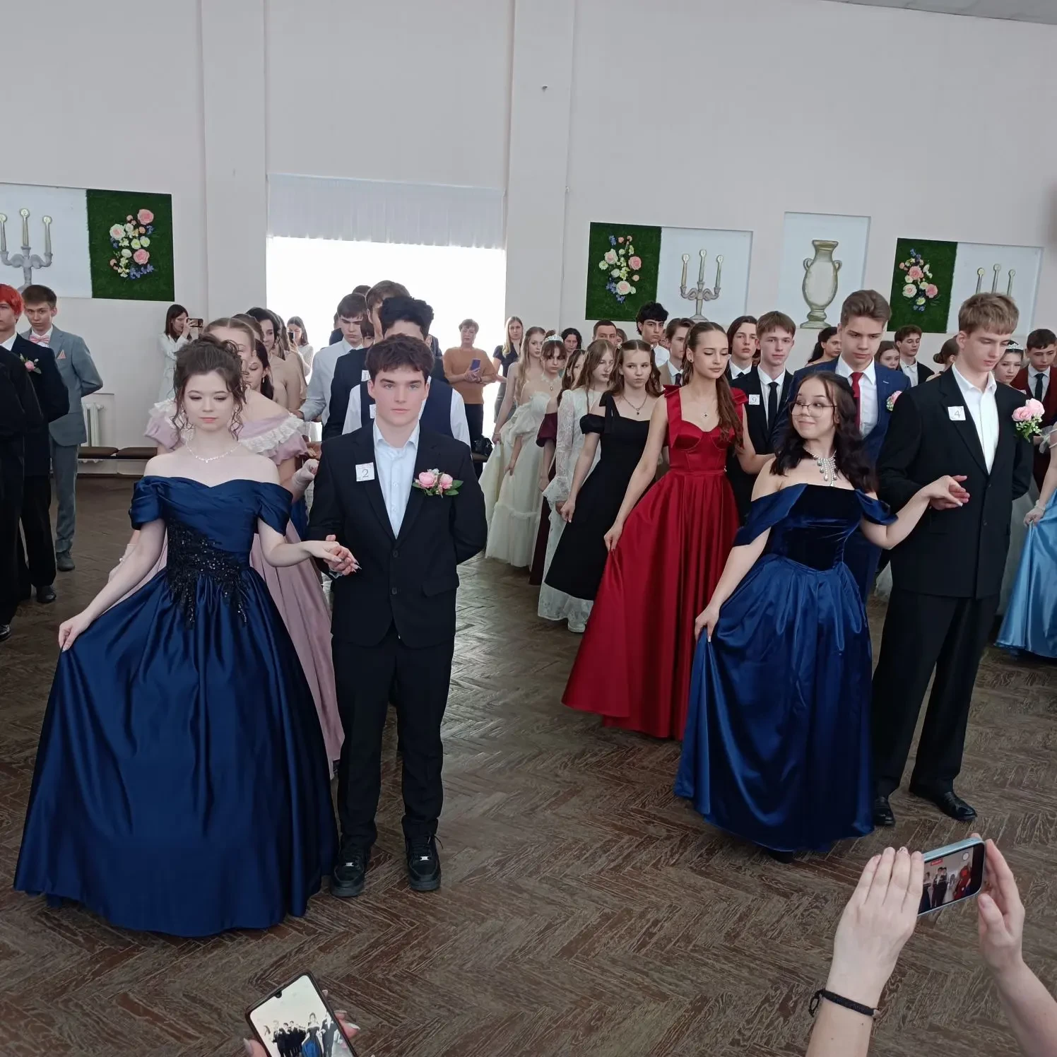 В Сормово закружился первый Бал! 💃🕺  30 танцевальных пар, живая музыка и атмосфера XIX века — в ЦДТ 