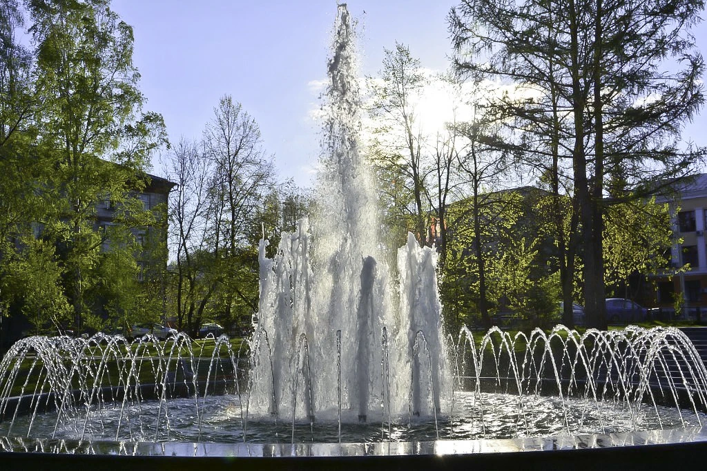 ⛲🏗️ Фонтан в сквере Авиаторов реконструируют власти в Новосибирске. На работы потратят...