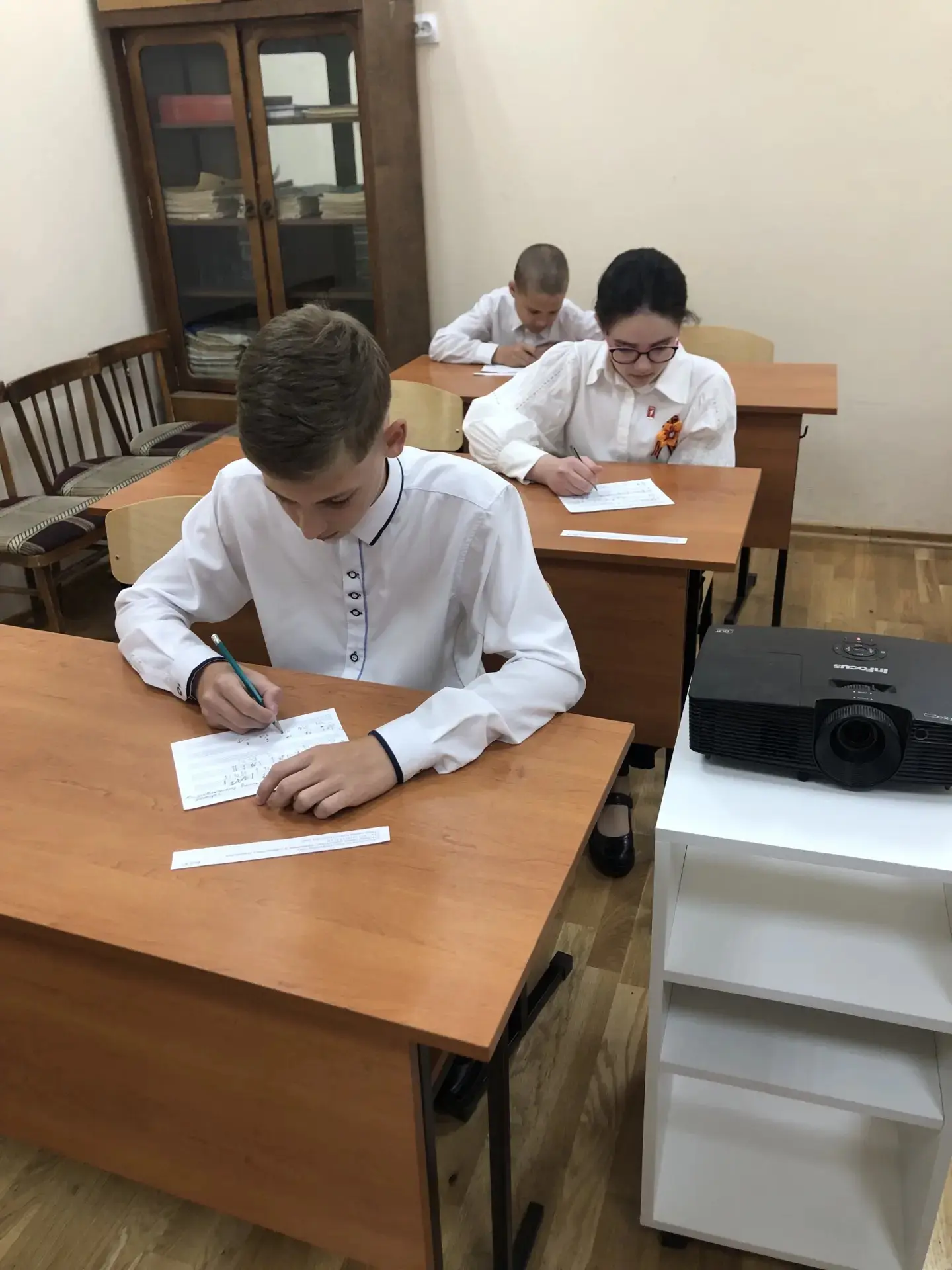 В ДМШ продолжаются выпускные экзамены по сольфеджио и специальности. Пожелаем ребятам удачи и успехо