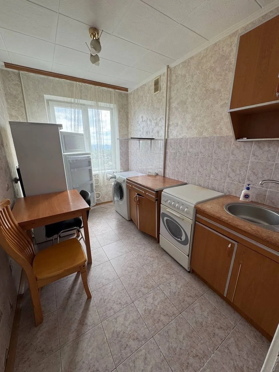Вода 24/7, накопитель
Сдам 2 ком.кв Киевский проспект, Ветка. 8 этаж. Двуспальная кровать и угловой 