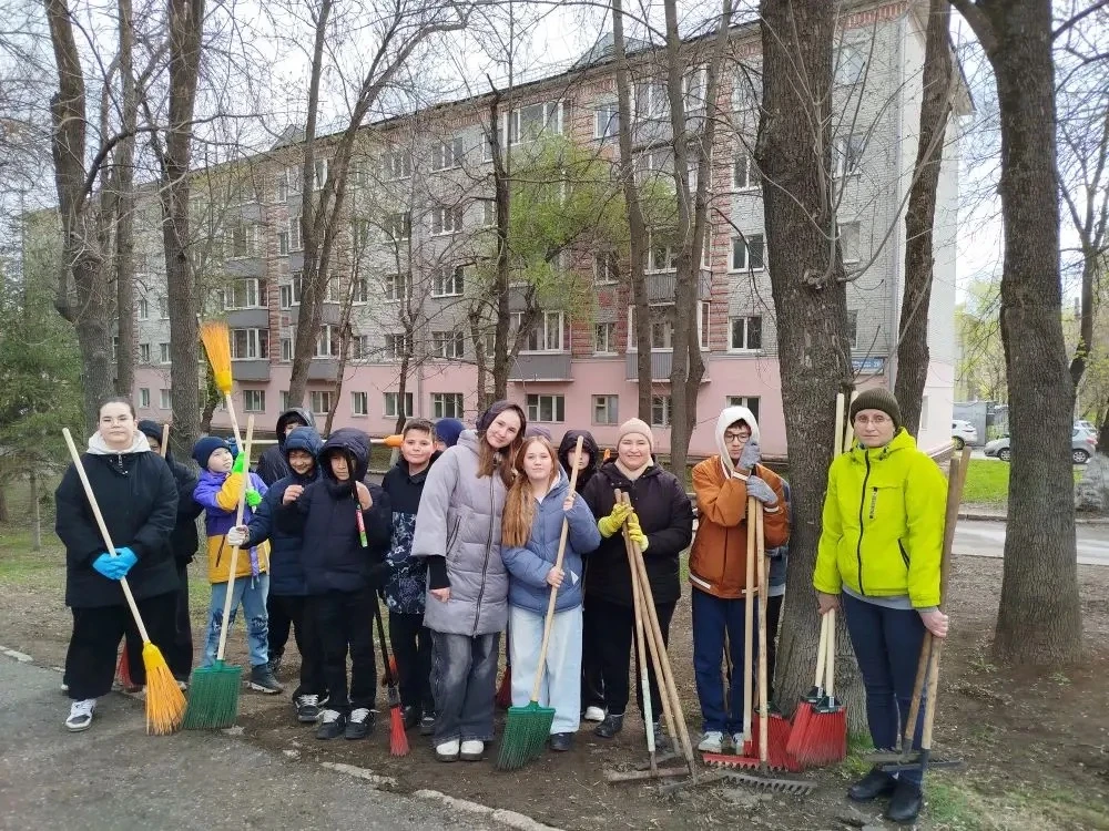 «У природы нет плохой погоды», — говорят те, кто сегодня вышел на общегородской субботник! 🌬🌧 Спасиб