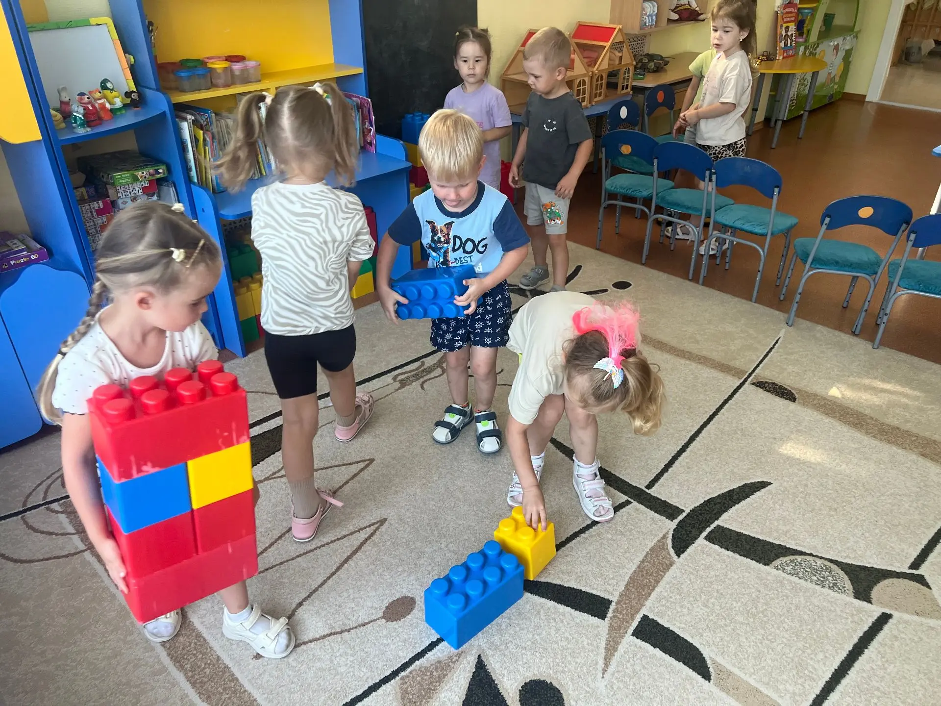 День LEGO в группе «Солнышко»: строим и узнаём новое»