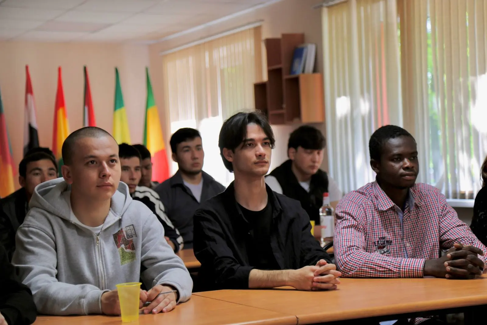 🏫 В Центре социокультурной адаптации для иностранных граждан и лиц без гражданства проведена беседа 
