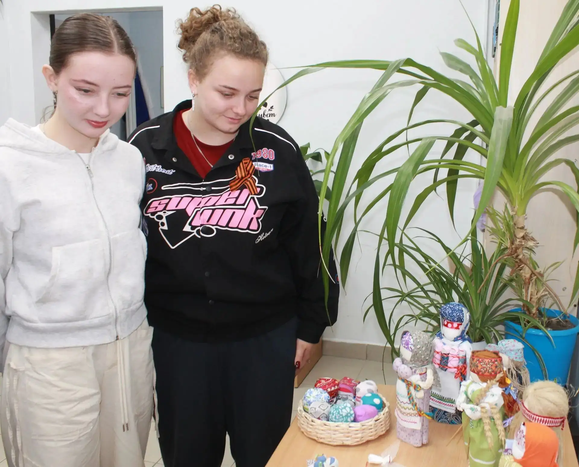 Птица счастья своими руками  В Динском парке культуры и отдыха состоялся мастер-класс по созданию на