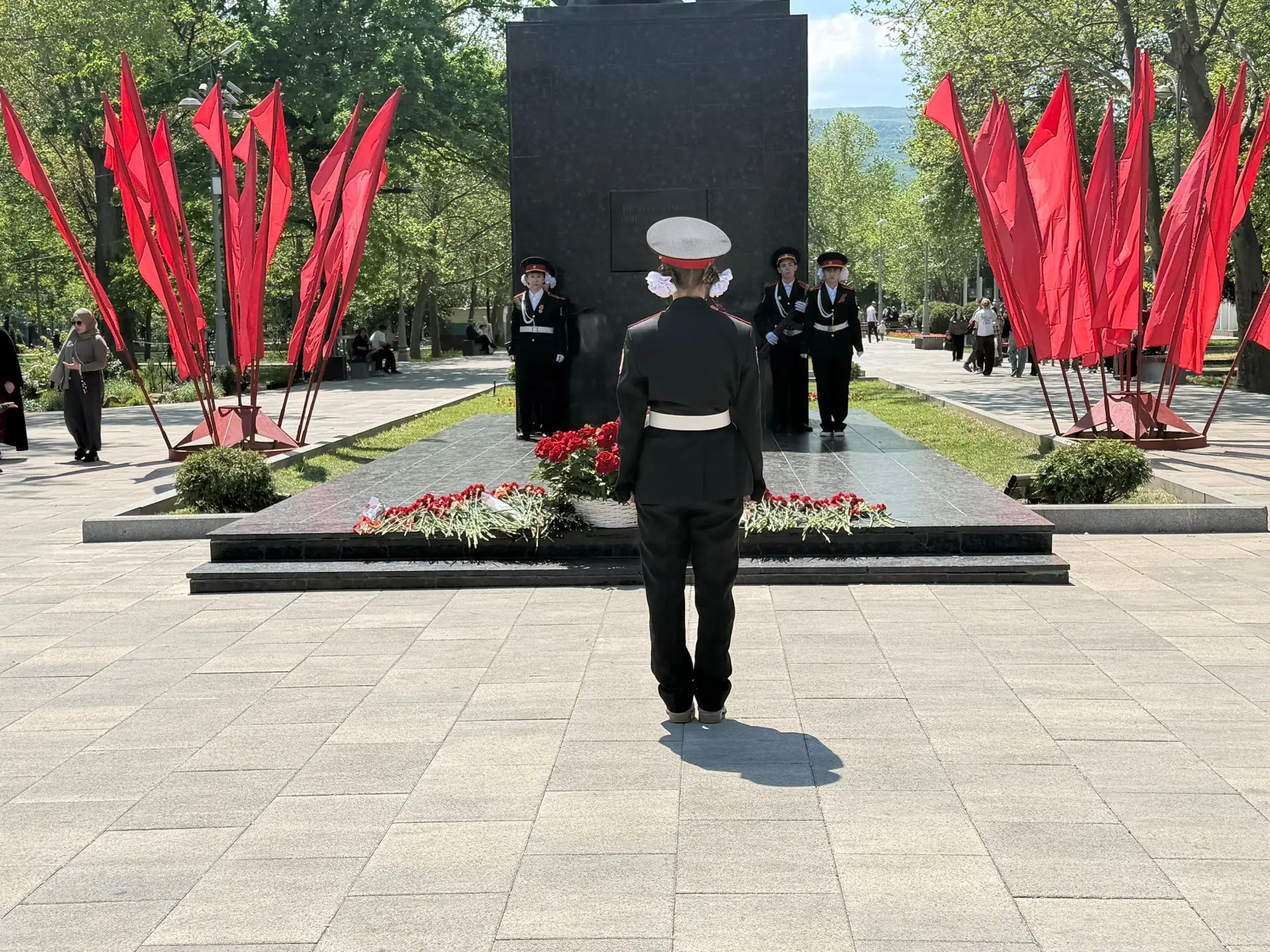 Пост №1! 🧧  Первые нашей школы с честью несли Вахту Памяти! Гордимся каждым!  🪔Первые – на страже па