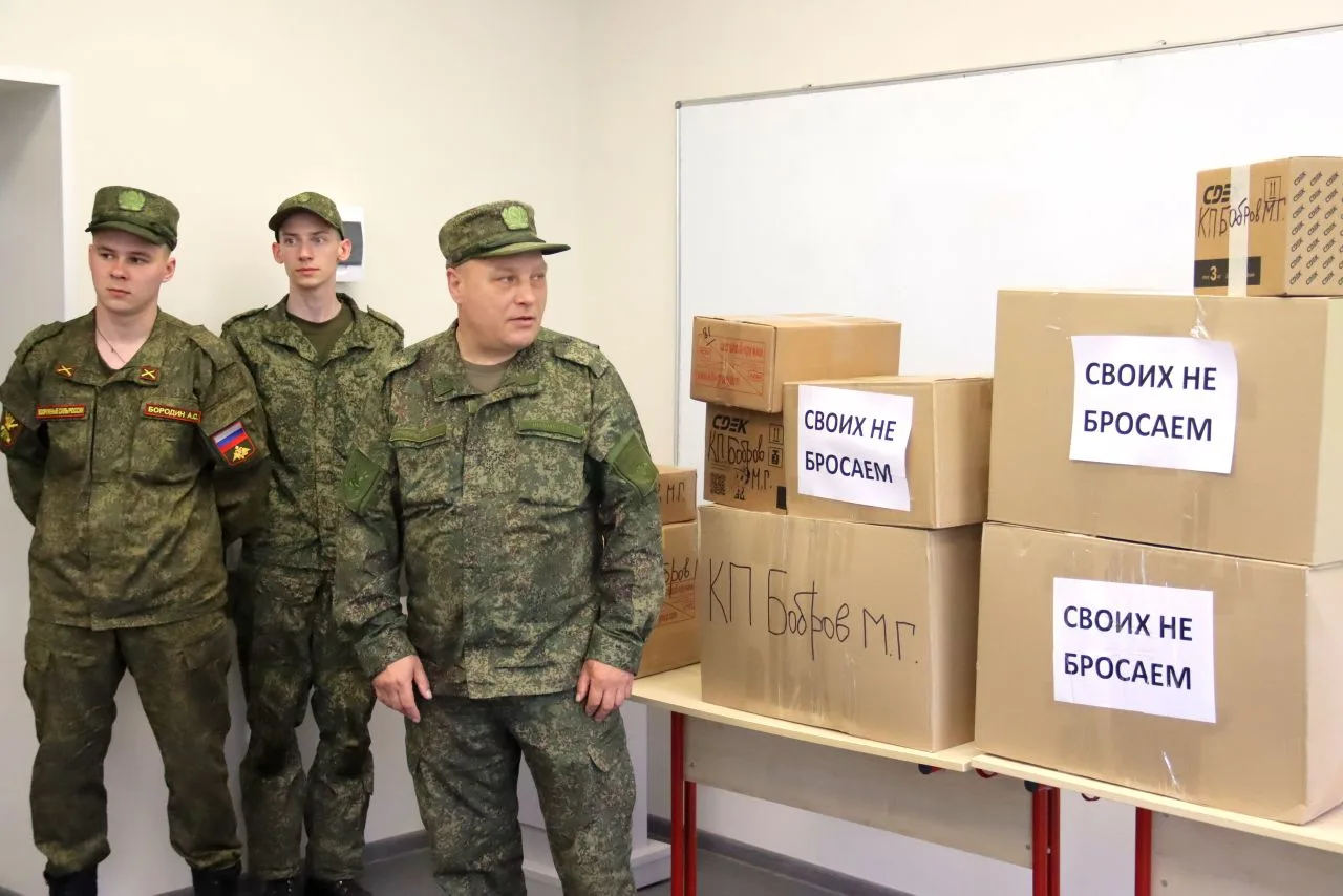 Факультет на связи 📦⭐  Студенты и преподаватели ФИЯ собрали и отправили новую партию помощи нашим за