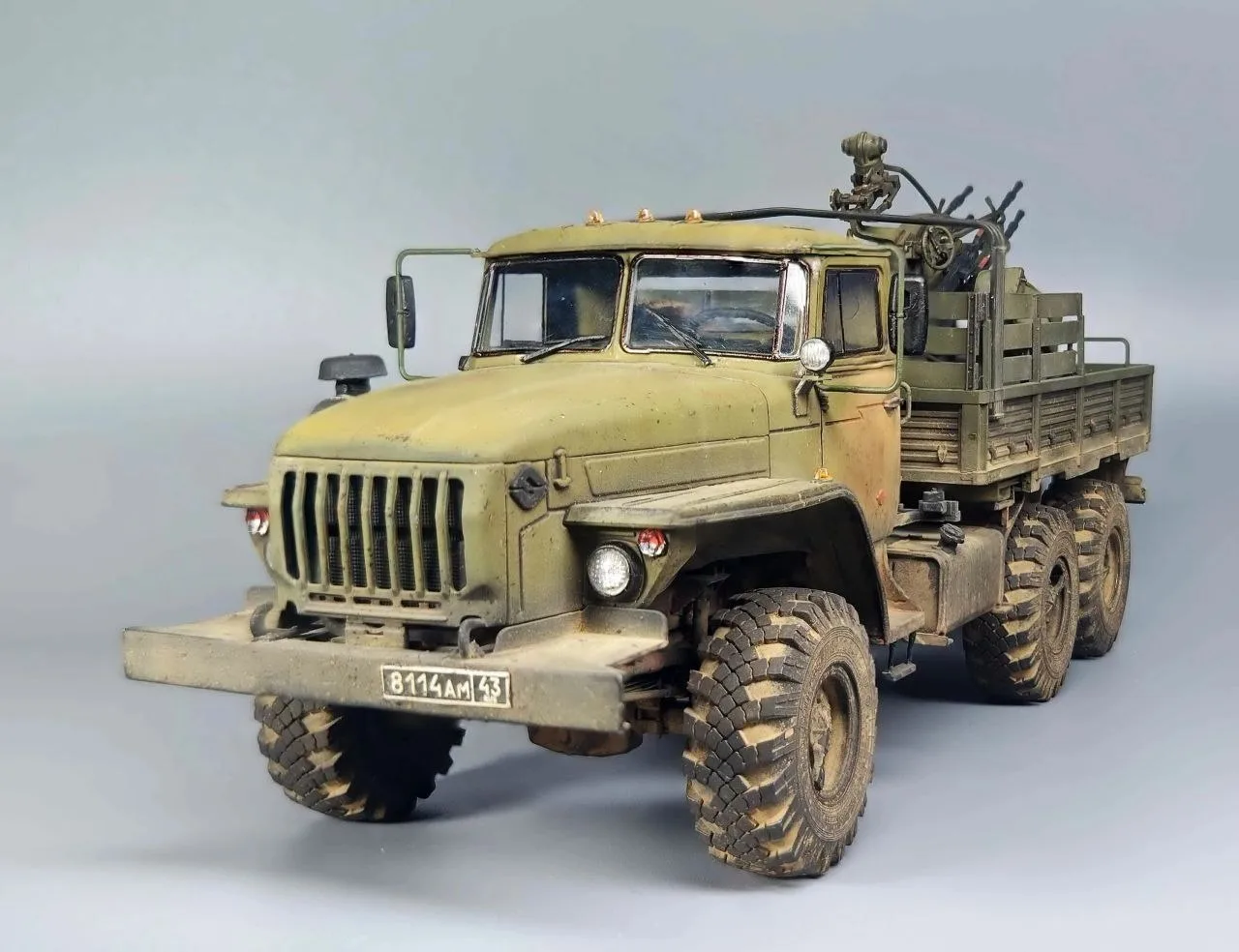 Урал-4320 + ЗПУ-4
Звезда + Meng
1/35
Александр 

Урал от Звезды, колеса заменил на печатные (SG-mode