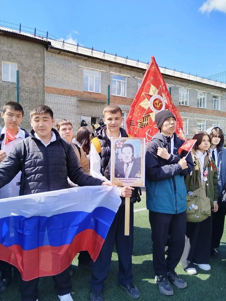 "Бессмертный полк» — живая связь поколений. 6 мая в нашей школе прошла трогательная и значимая общеш