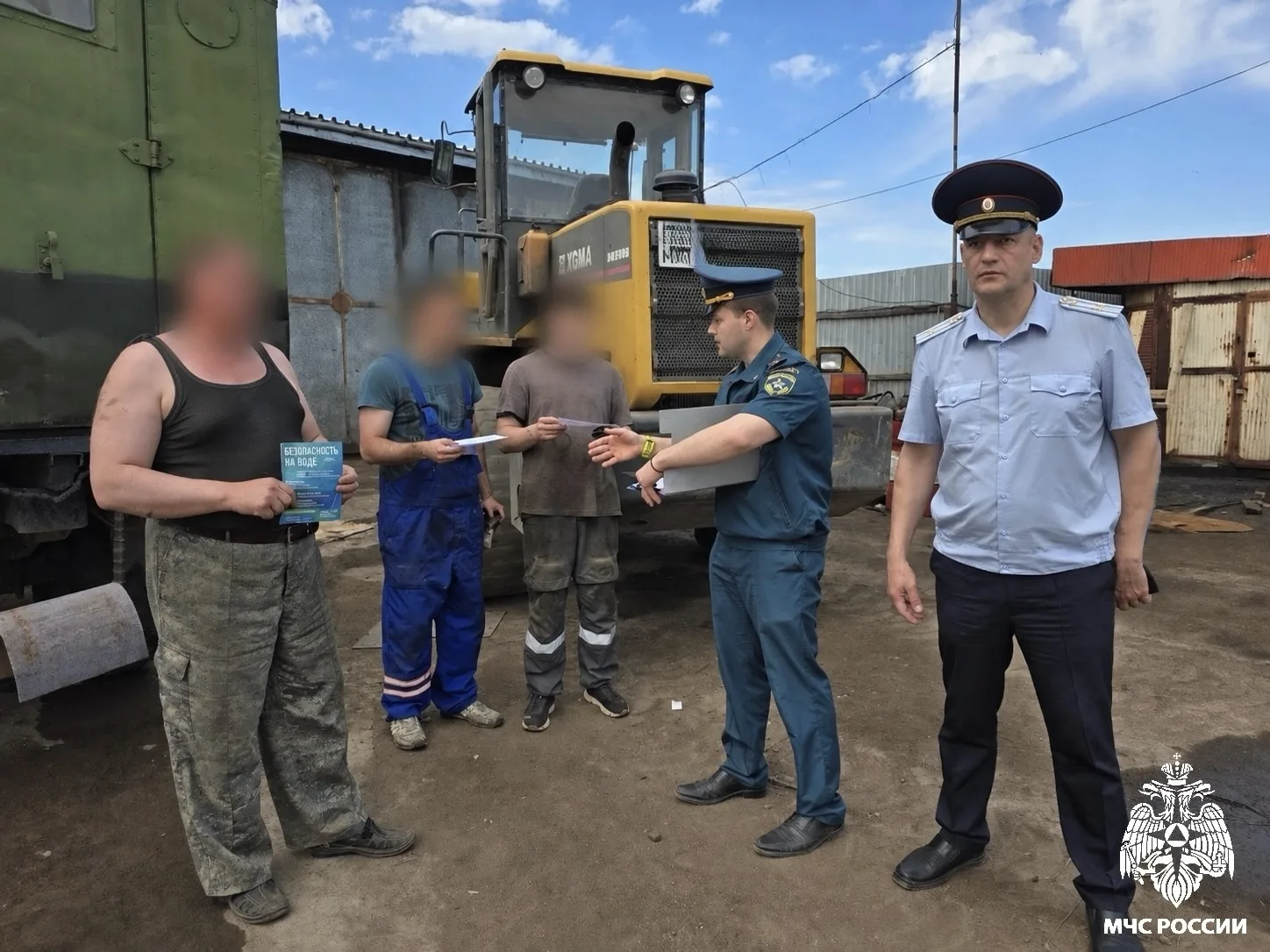 🚘 Водитель, запоминай! ☝🏻

Инспекторы госпожнадзора в городе Инта, совместно с представителями Гос