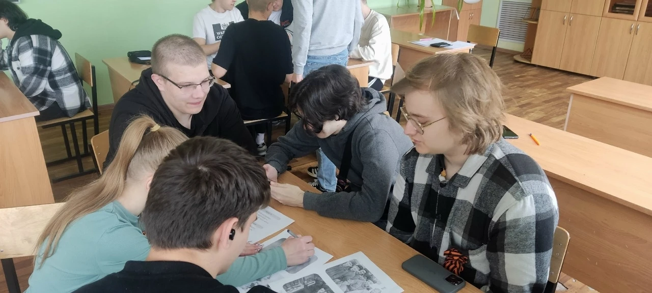 📌27 апреля в техникуме по традиции начали неделю с торжественной церемонии поднятия Государственного