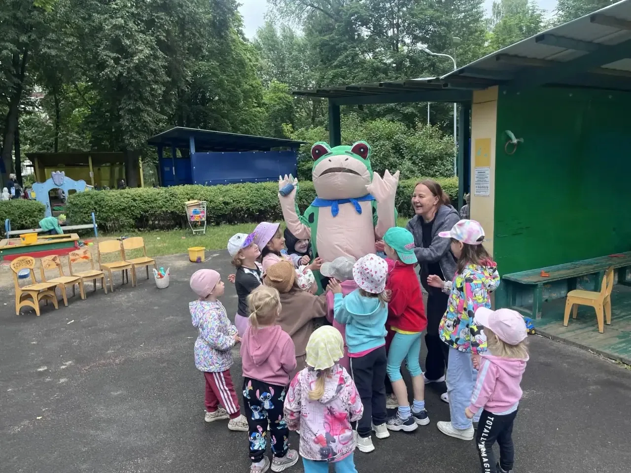 🎉👨‍👩‍👧‍👦 В дошкольных группах Школы №2090 отметили День семьи, любви и верности! 💛🌼

Сегодня 