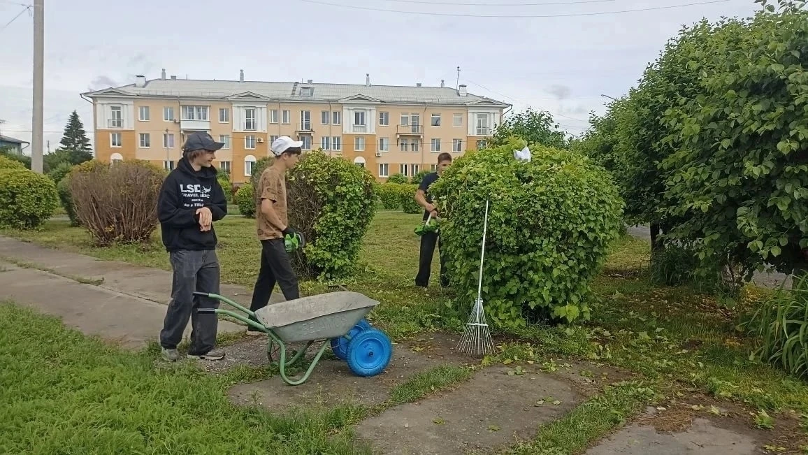 🇷🇺 Ирбитские подростки: как заработать на каникулах и помочь городу?