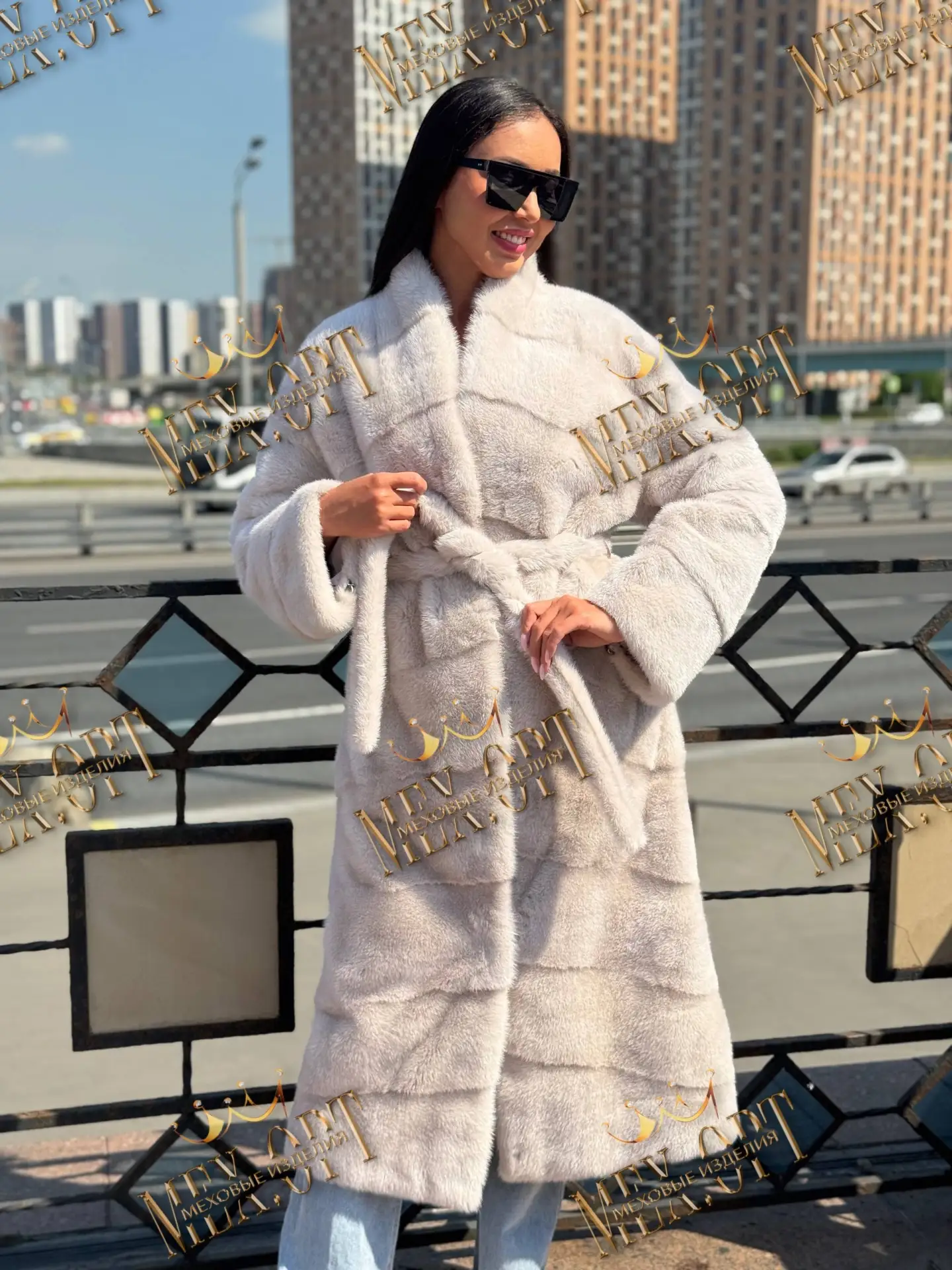 Шубка из меха норки (долянка), V-воротник, цвет пудра, длина 120 см