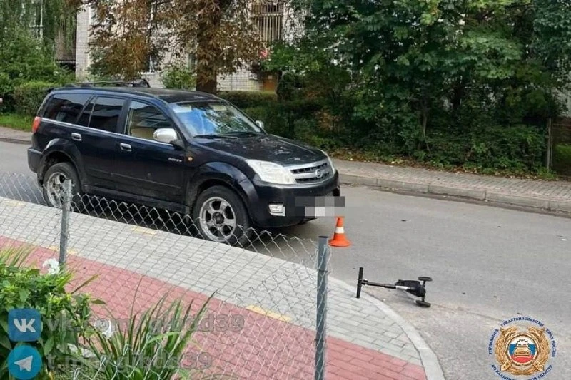 5-летний малыш на самокате попал под автомобиль в Советске.