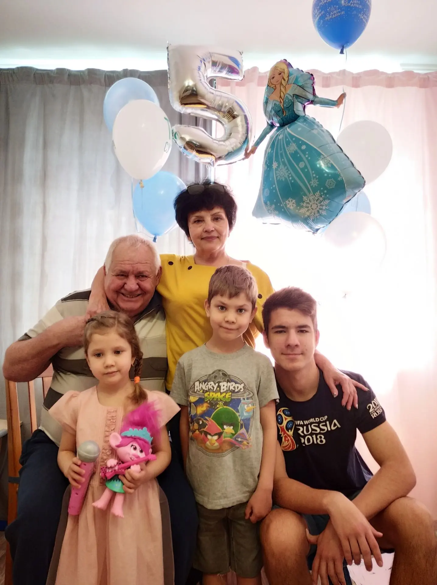 Дорогие наши бабушки и дедушки! В этот день мы хотим сказать вам спасибо за ваши золоты...