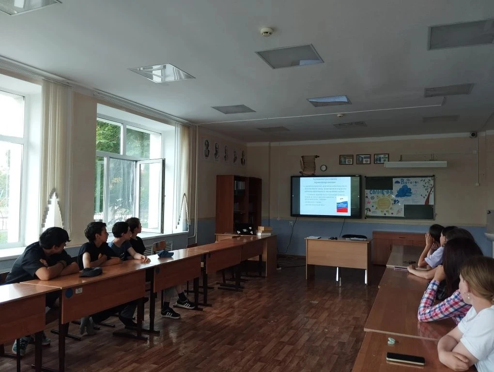 Летний лагерь труда и отдыха «Парус» продолжает свою работу, совмещая полезный труд, заботу о безопа
