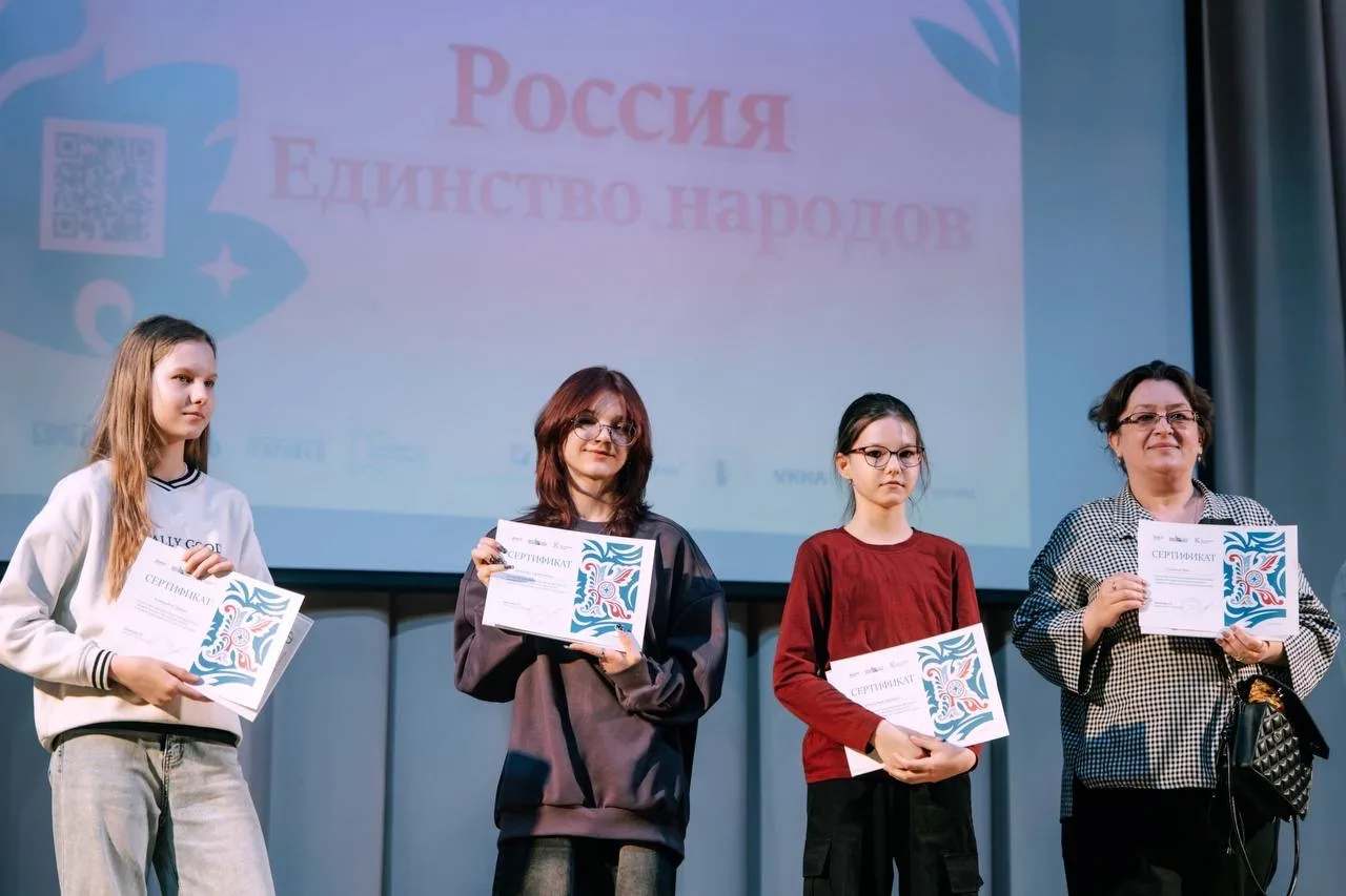 Легким росчерком пера 🪶✨  С радостью сообщаем об успехе нашей ученицы! Евангелина, ученица 7 класса,
