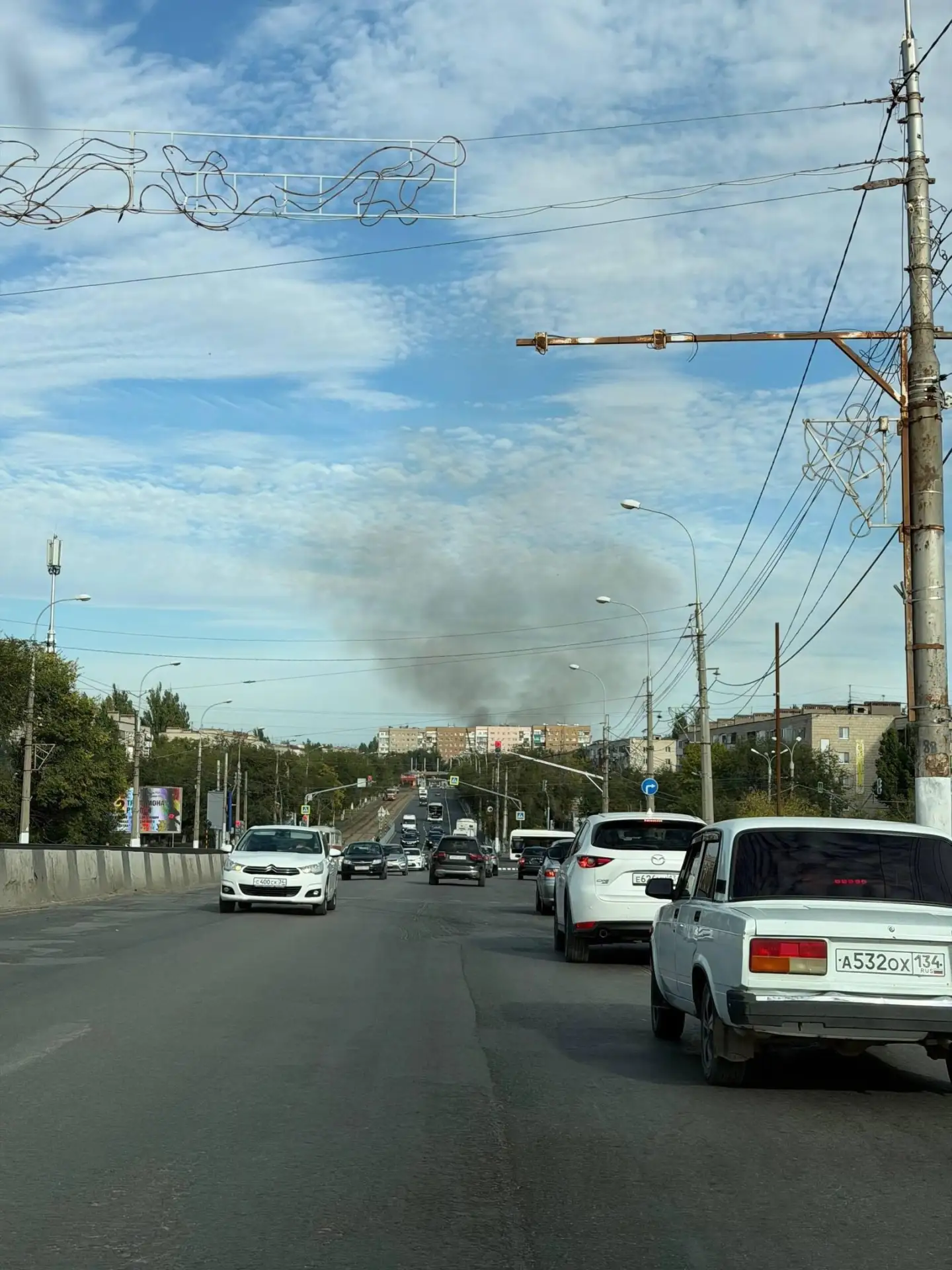 В Красноармейском районе Волгограда горят два неэксплуатируемых здания