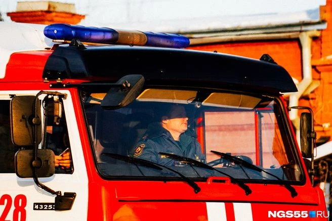🚒 В ОмГУ снова эвакуация.